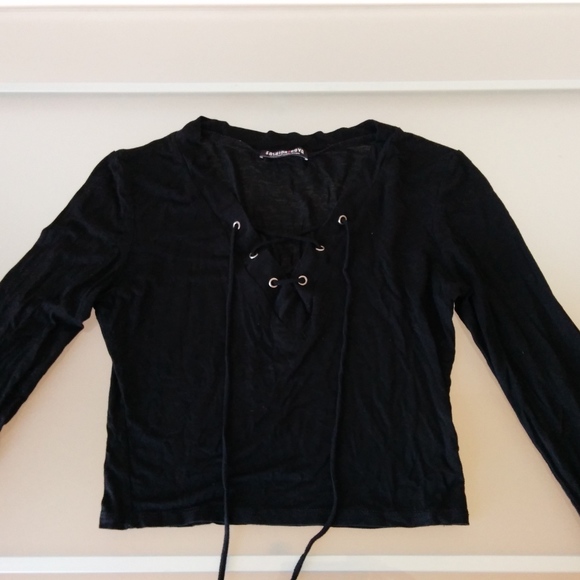 Black top - Picture 1 of 1